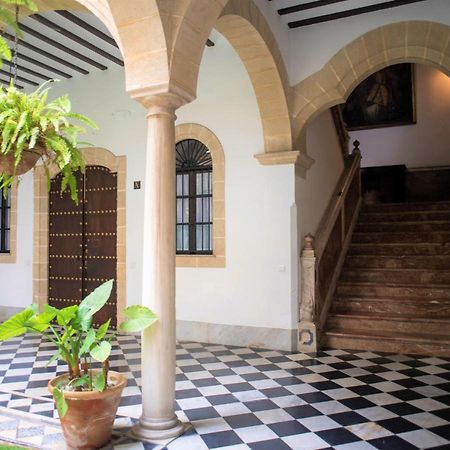 Gatu Premium Apartamento Palacio Oneto Con Jardin Privado " Preferente Mayores De 25 Anos Y Familias " El Puerto de Santa María Εξωτερικό φωτογραφία